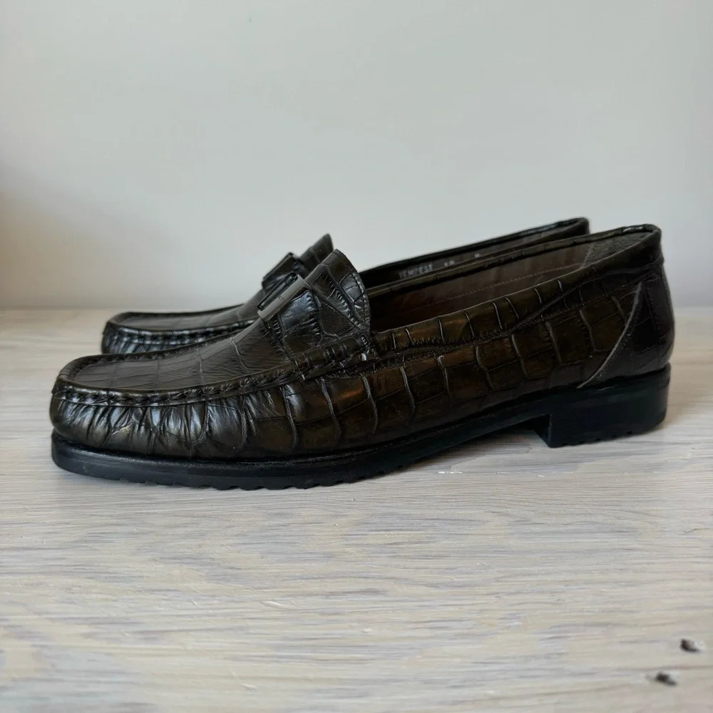 Bally Crocodile Pattern leather Loafers dark olive color size 10